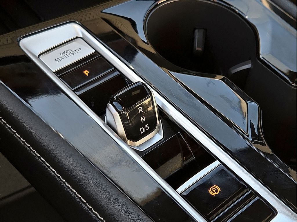 2025 Volkswagen Atlas Cross Sport 2.0T SEL Premium R-Line