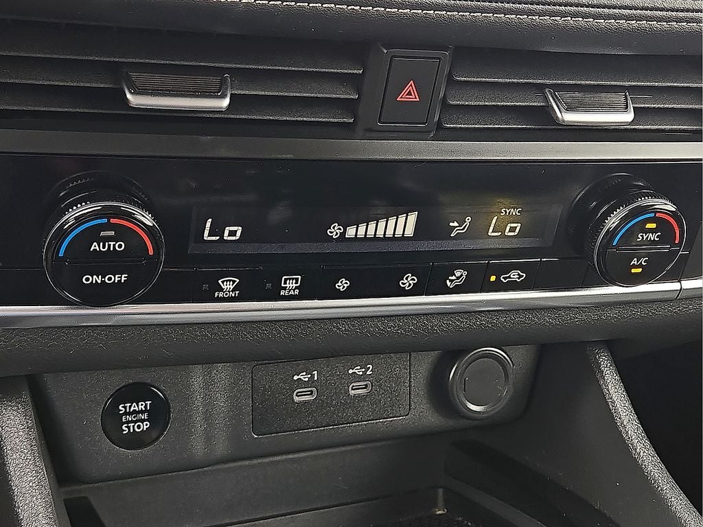 2025 Nissan Rogue SV