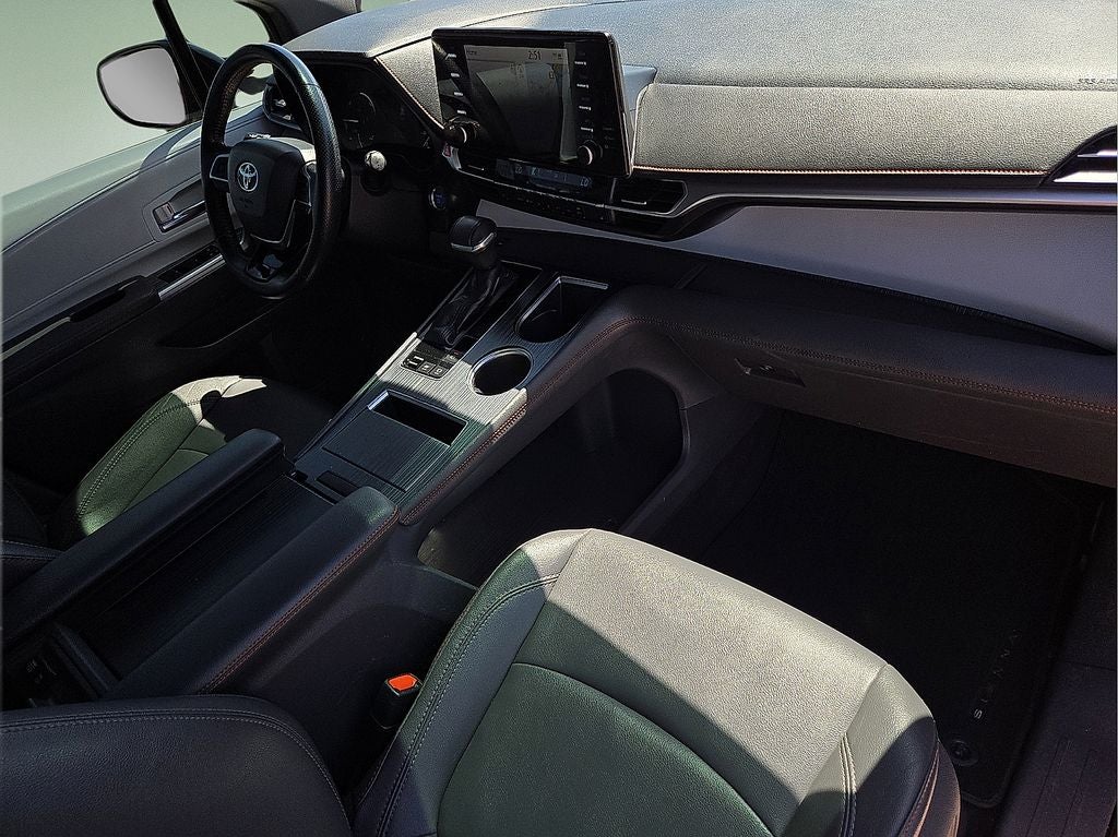 2021 Toyota Sienna XSE 7 Passenger