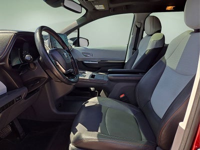 2021 Toyota Sienna XSE 7 Passenger