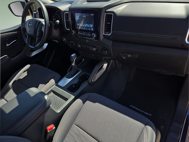 2022 Nissan Frontier Crew Cab SV