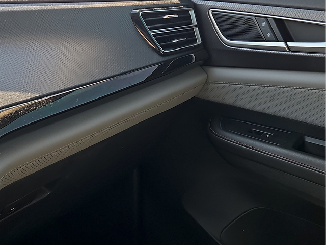 2024 Volkswagen Atlas 2.0T Peak Edition SEL