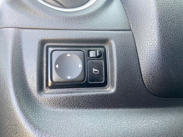 2019 Nissan Versa 1.6 SV Nissan Certified Select