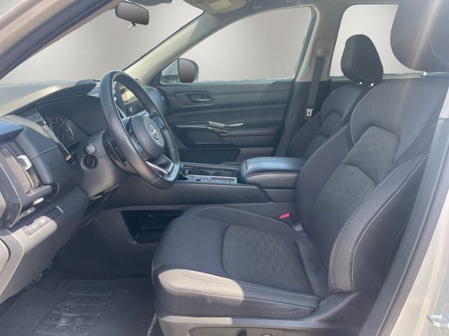 2023 Nissan Pathfinder SV