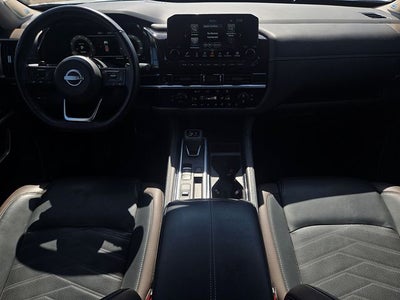 2025 Nissan Pathfinder Platinum