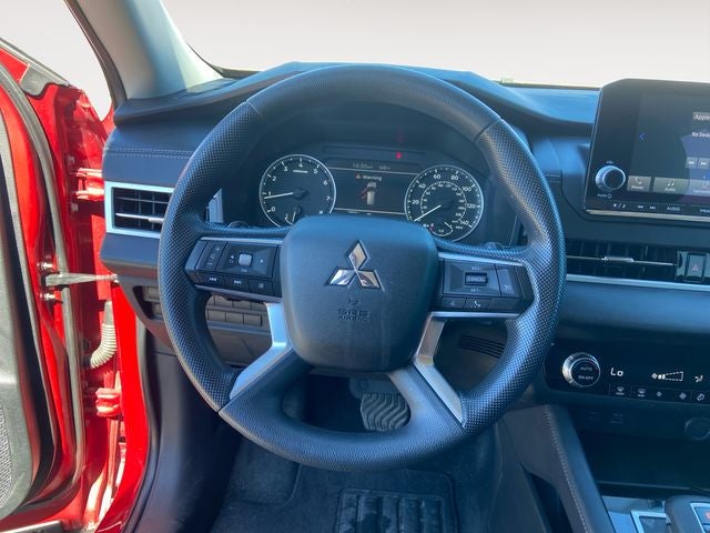 2024 Mitsubishi Outlander ES