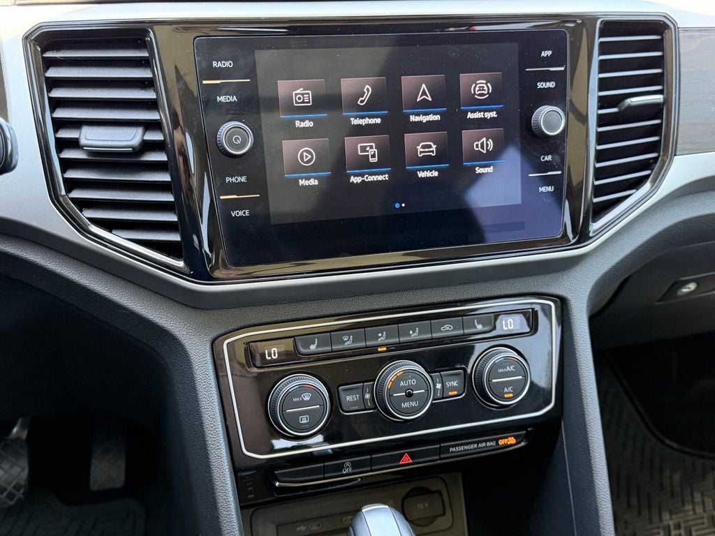 2022 Volkswagen Atlas 3.6L V6 SE w/Technology