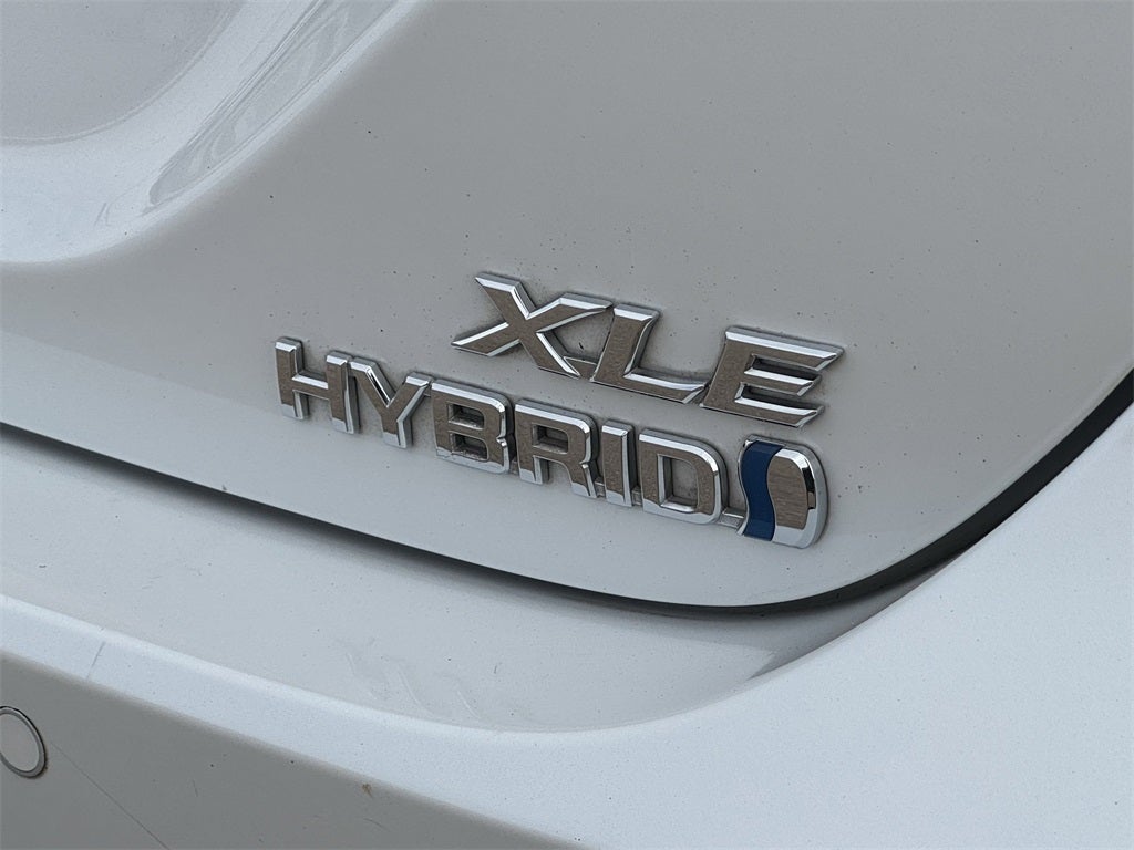2020 Toyota Camry Hybrid XLE