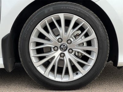 2020 Toyota Camry Hybrid XLE