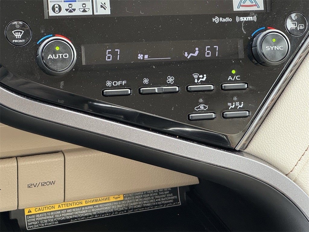 2020 Toyota Camry Hybrid XLE