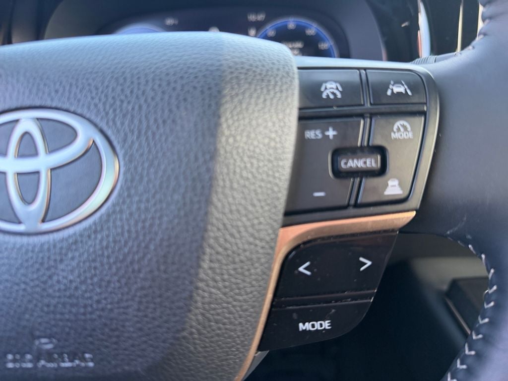 2025 Toyota Crown Signia XLE