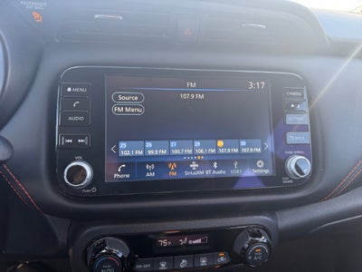 2024 Nissan Kicks SR Xtronic CVT