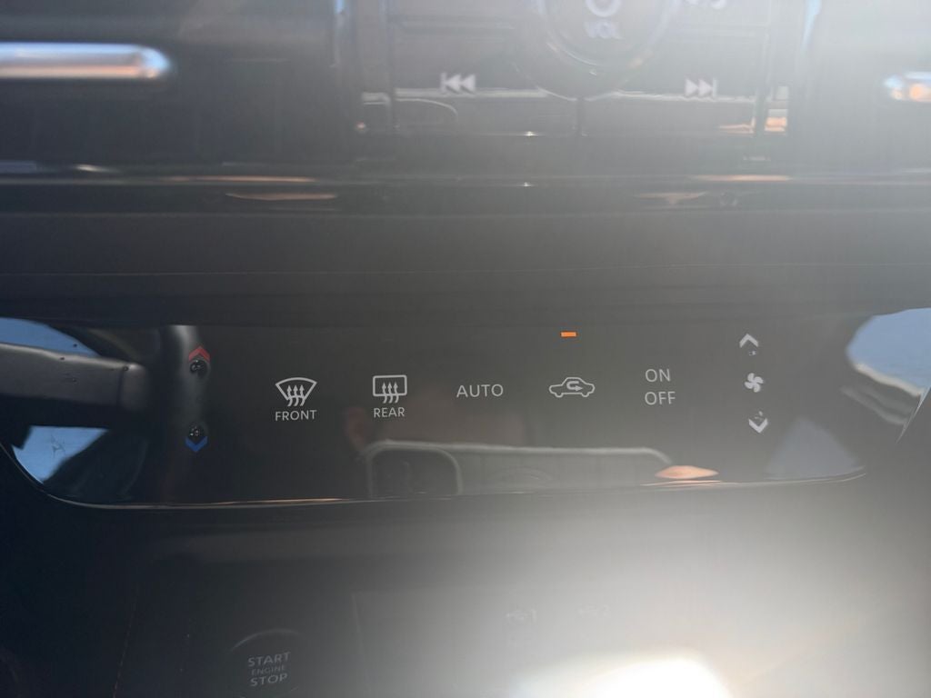 2025 Nissan Kicks SR FWD