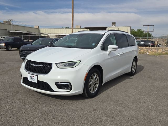 2022 Chrysler Pacifica Touring L's photo