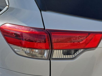 2019 Toyota Highlander SE