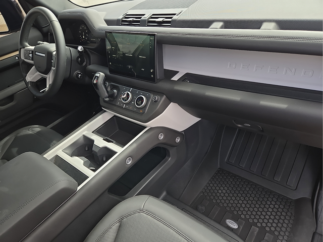 2025 Land Rover Defender 90 S