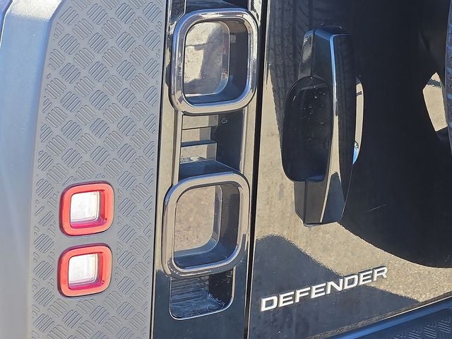 2022 Land Rover Defender 110 S