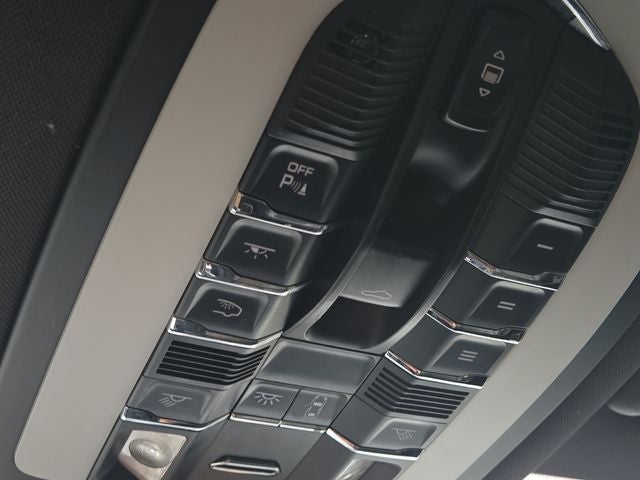 2018 Porsche Macan Base