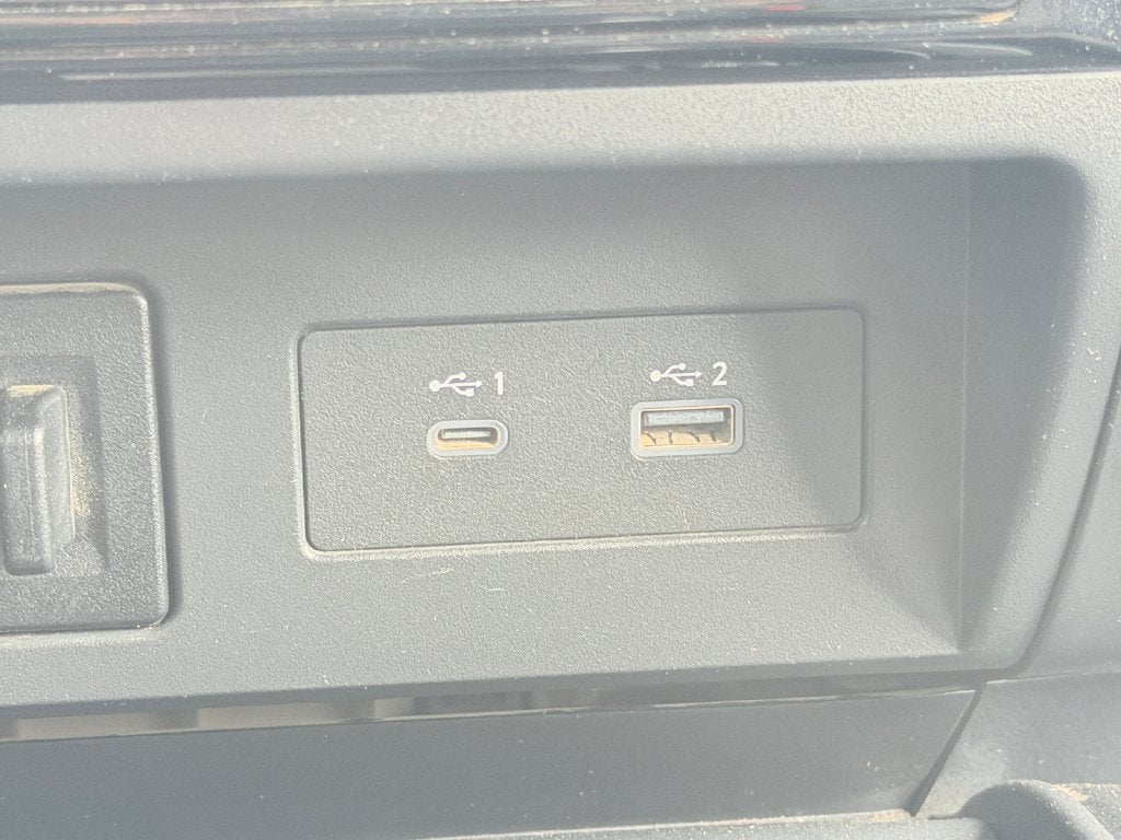 2023 Nissan Titan SV