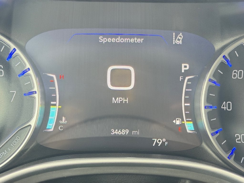 2025 Chrysler Pacifica Select