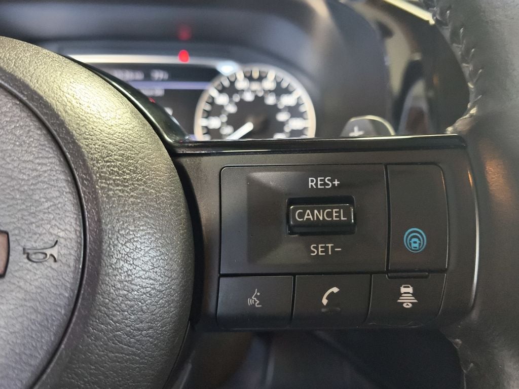 2023 Nissan Pathfinder SV