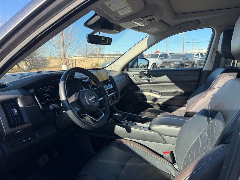 2024 Nissan Pathfinder Platinum